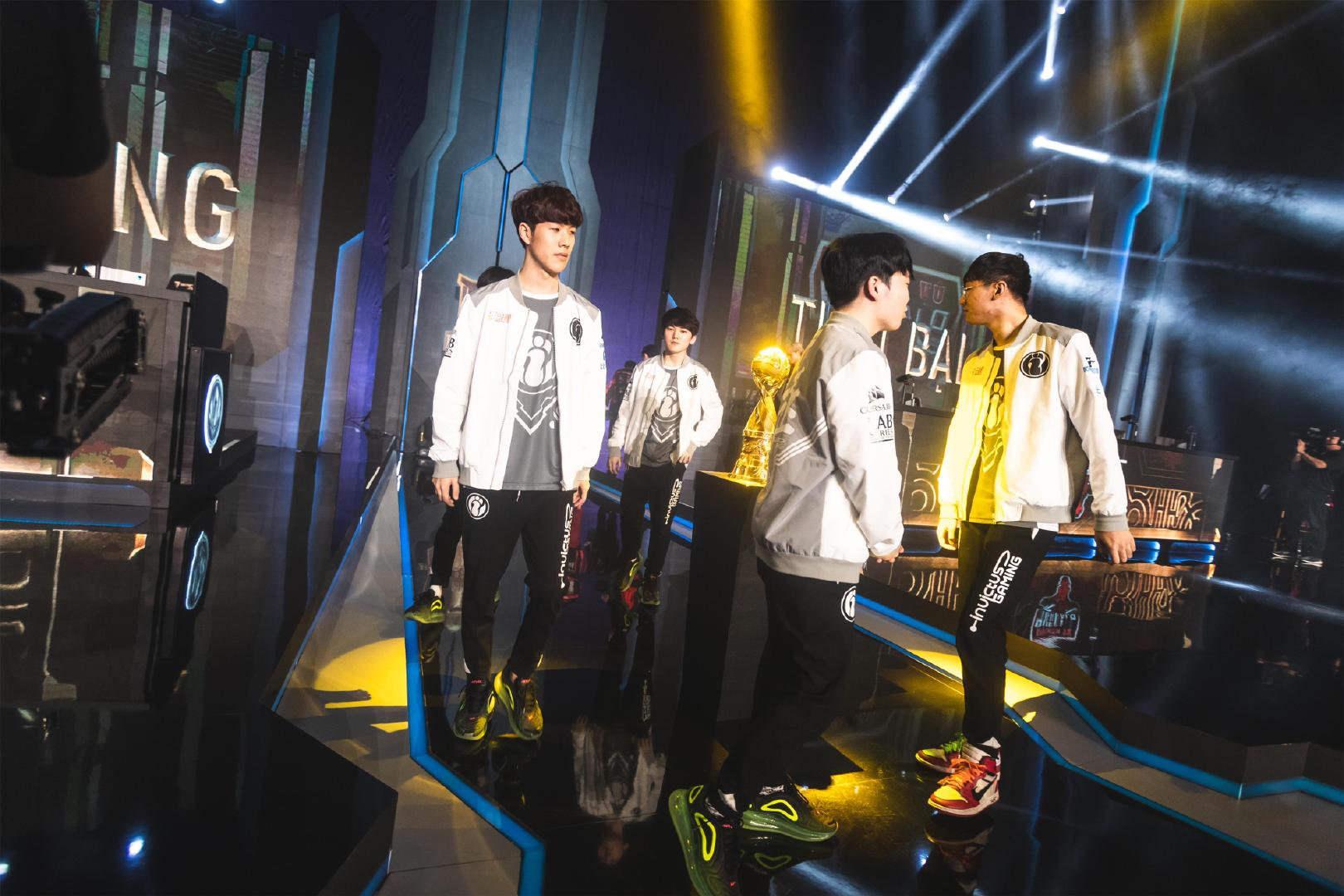 设定“休息周期”：为什么每 45 分钟离开牌桌一次能救你的命？（将休息制度化：每45分钟离开牌桌一次，或许真能救你一命）